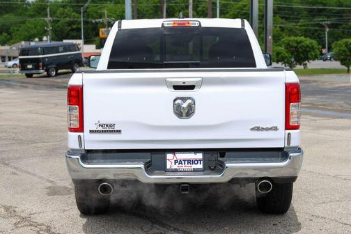 Bright White Clearcoat 2022 RAM 1500 Big Horn/Lone Star