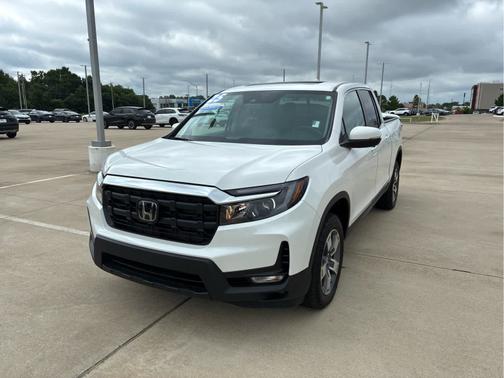 Platinum White Pearl 2025 Honda Ridgeline