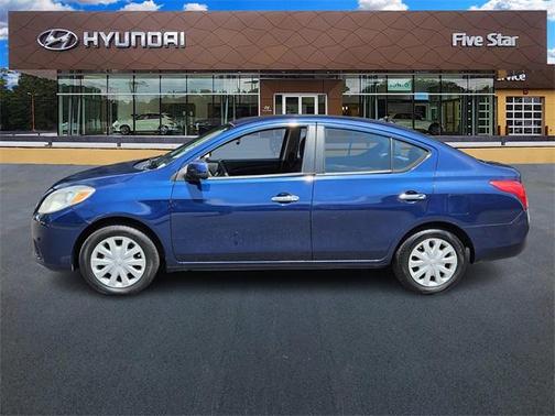 2012 Nissan Versa 1.6 SV