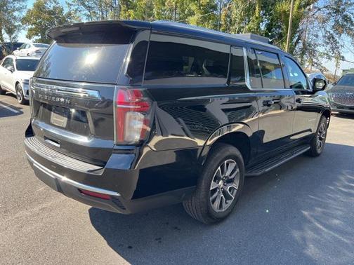 2023 Chevrolet Suburban LS