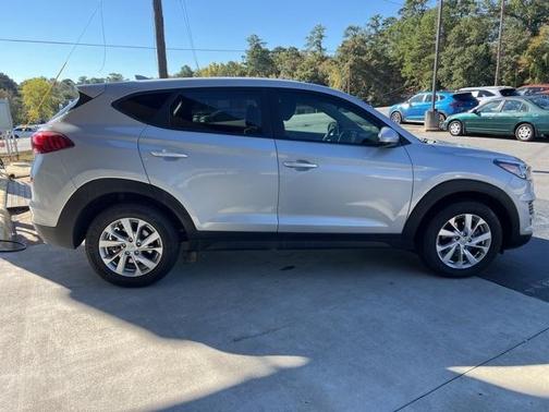 2021 Hyundai TUCSON SE