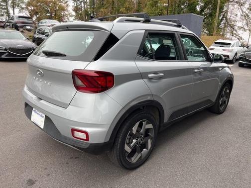 2021 Hyundai VENUE SEL