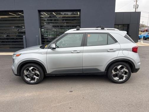 2021 Hyundai VENUE SEL