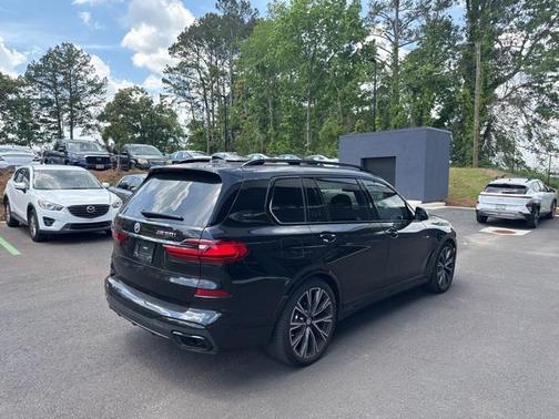 2022 BMW X7 M50i
