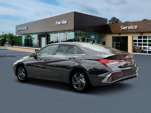 2026 Hyundai ELANTRA SEL