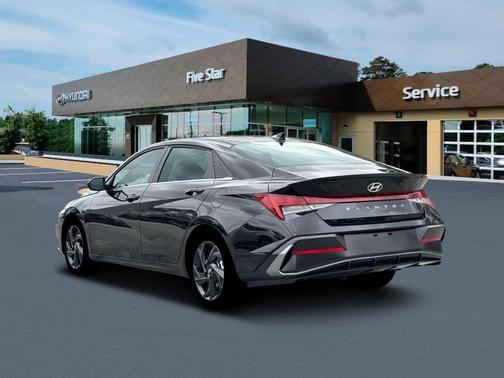 2026 Hyundai ELANTRA SEL
