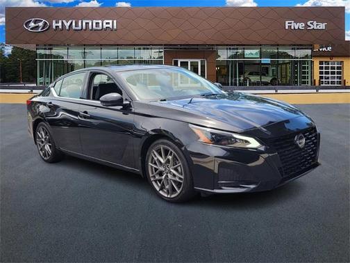 2023 Nissan Altima 2.0 SR