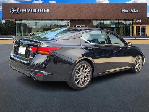2023 Nissan Altima 2.0 SR