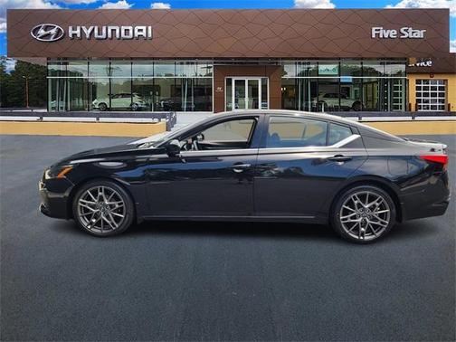 2023 Nissan Altima 2.0 SR