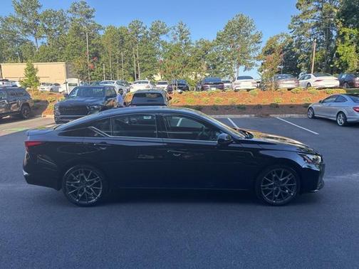 2023 Nissan Altima 2.0 SR