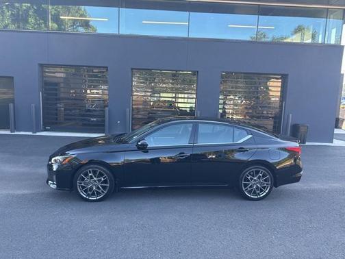 2023 Nissan Altima 2.0 SR