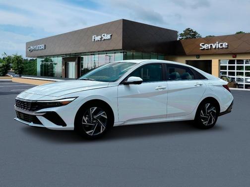 2025 Hyundai ELANTRA Limited