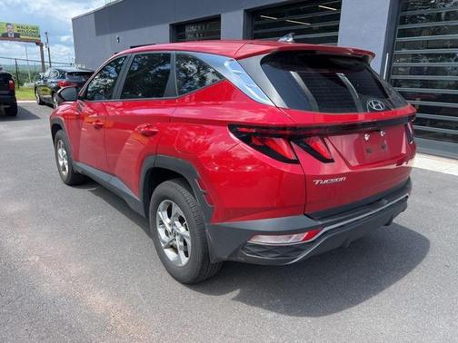 2023 Hyundai TUCSON SE