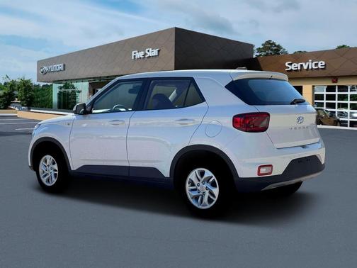 2026 Hyundai VENUE SE