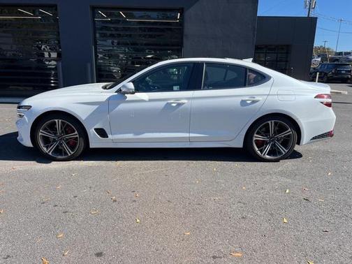 2025 Genesis G70 2.5T