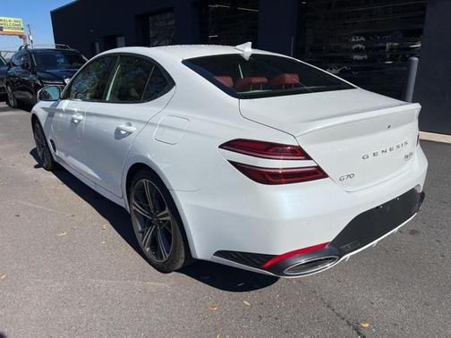 2025 Genesis G70 2.5T