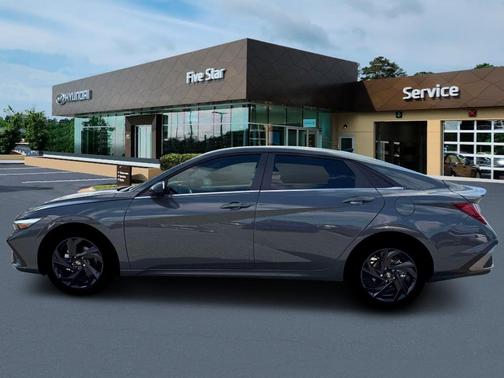 2026 Hyundai ELANTRA SEL