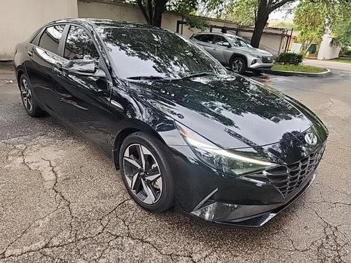 2022 Hyundai ELANTRA Limited
