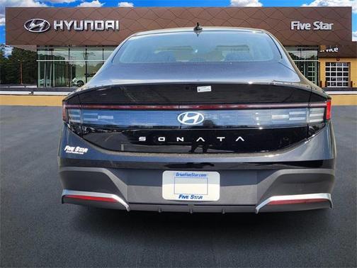 2025 Hyundai SONATA SE