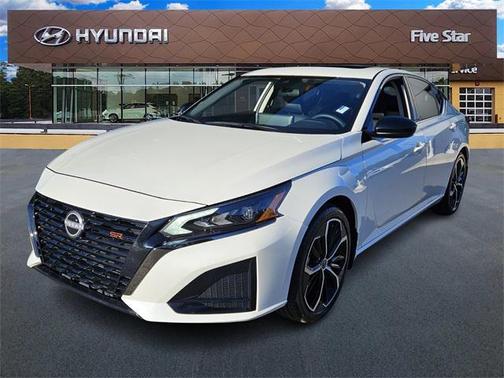 2025 Nissan Altima SR