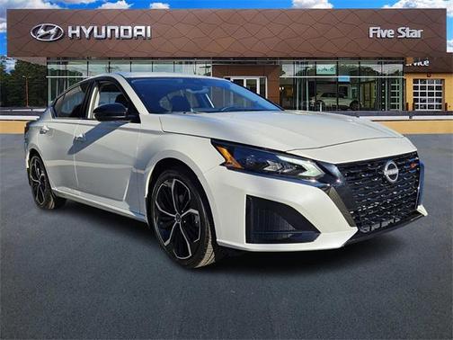 2025 Nissan Altima SR