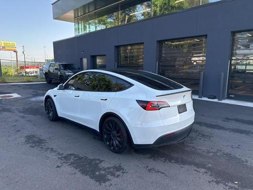 2024 Tesla Model Y Performance