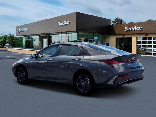 2026 Hyundai ELANTRA SEL