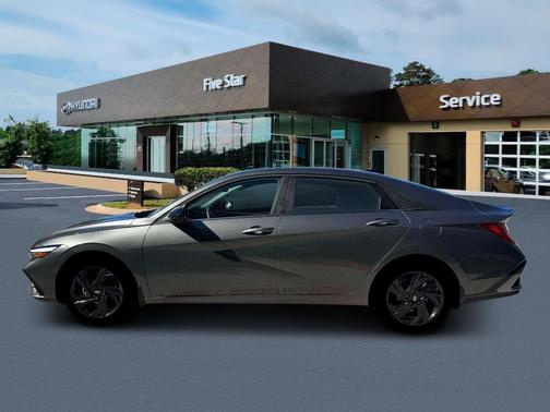 2026 Hyundai ELANTRA SEL