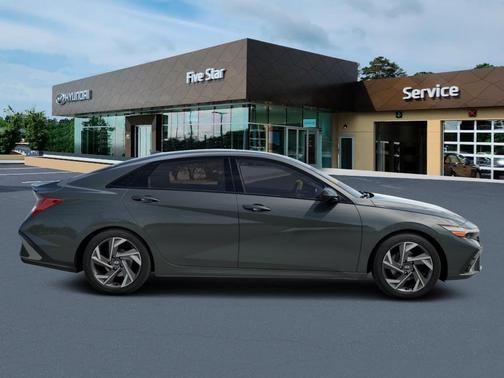 2026 Hyundai ELANTRA SEL