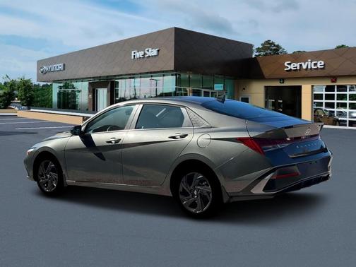 2026 Hyundai ELANTRA SEL