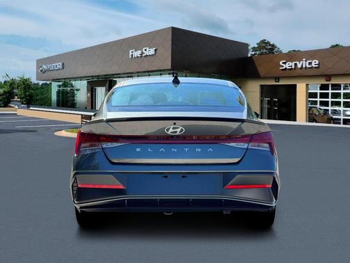2026 Hyundai ELANTRA SEL