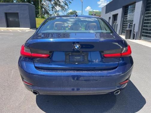 2019 BMW 330 i xDrive