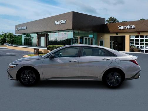 2026 Hyundai ELANTRA SEL