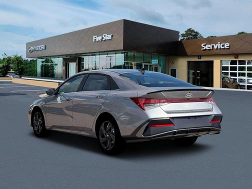2026 Hyundai ELANTRA SEL