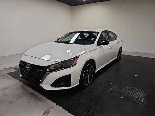 2024 Nissan Altima SR FWD