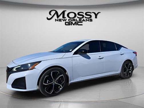 2023 Nissan Altima SR FWD