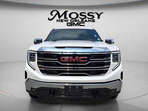 White Frost Tricoat 2024 GMC Sierra 1500 SLT