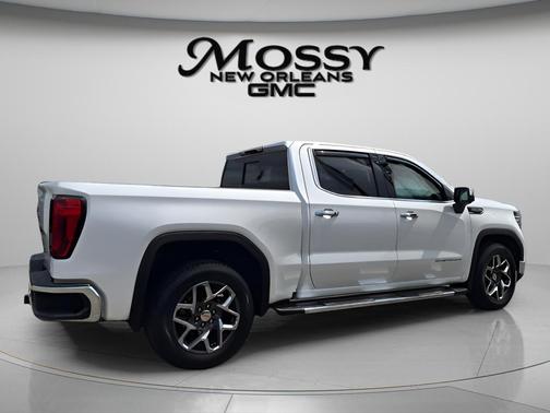 White Frost Tricoat 2024 GMC Sierra 1500 SLT