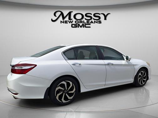 White 2017 Honda Accord EX-L