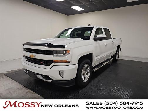 Summit White 2018 Chevrolet Silverado 1500 2LT