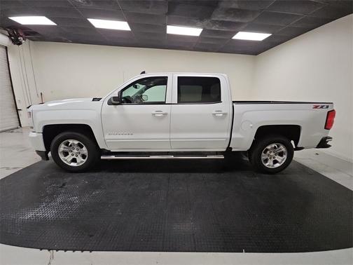 Summit White 2018 Chevrolet Silverado 1500 2LT