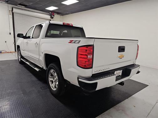 Summit White 2018 Chevrolet Silverado 1500 2LT