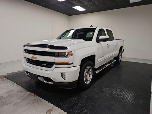 Summit White 2018 Chevrolet Silverado 1500 2LT