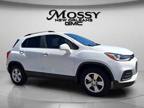 Summit White 2019 Chevrolet Trax LT