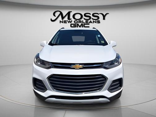 Summit White 2019 Chevrolet Trax LT