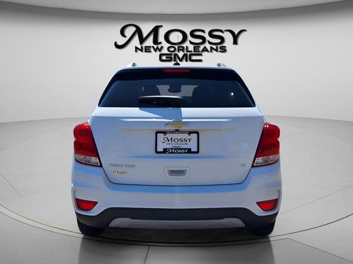 Summit White 2019 Chevrolet Trax LT