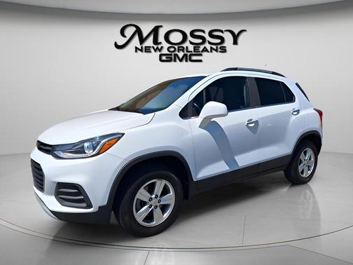 Summit White 2019 Chevrolet Trax LT