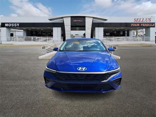 2024 Hyundai ELANTRA SE