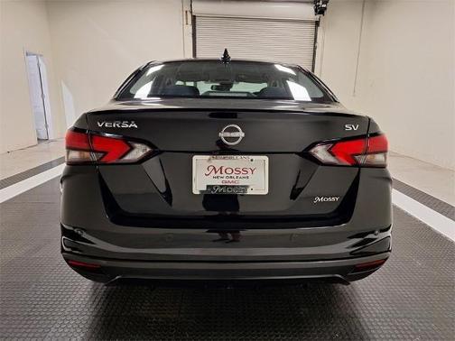 2023 Nissan Versa 1.6 SV