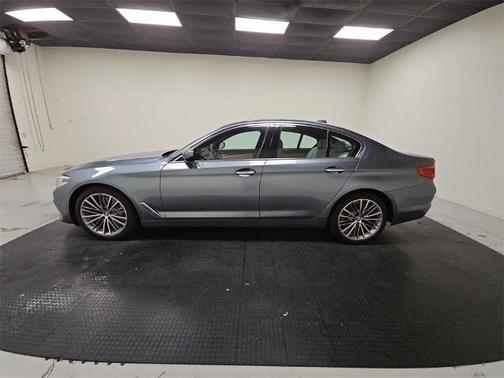 2018 BMW 530 530i